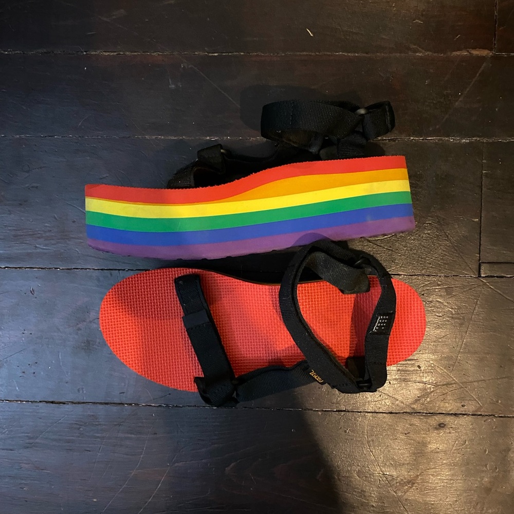 Tegan and sara pride platform tevas